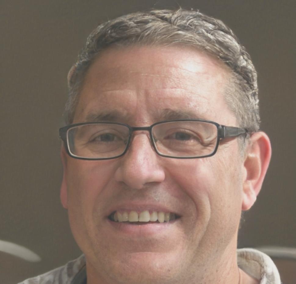 Portrait de Loris Beauvais, analyste budgétaire